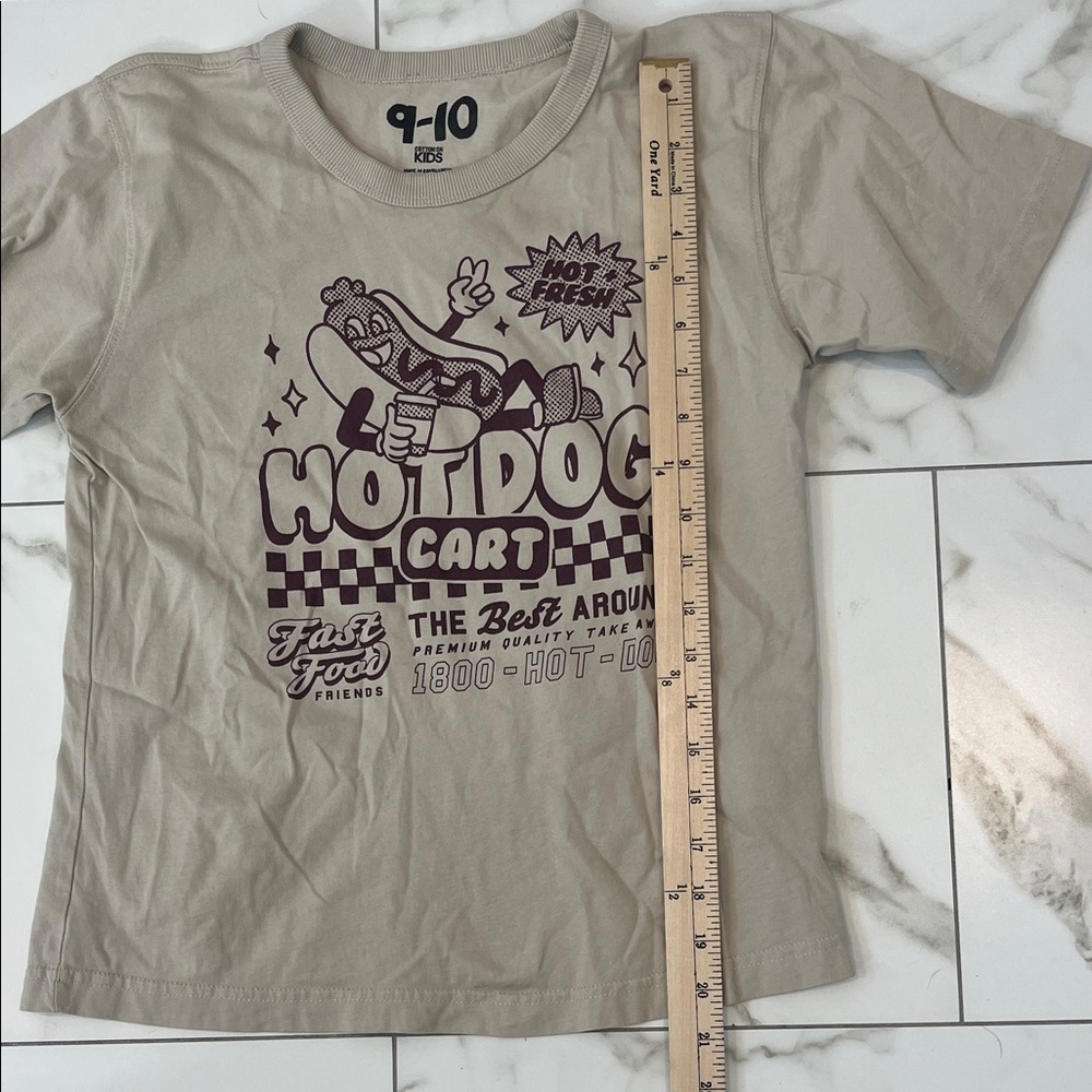 Cotton On Beige Graphic 'Hot Dog Cart' Tee - Picture 2 of 5